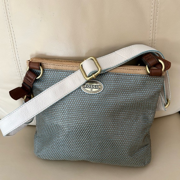 Fossil Explorer Woven Triple Zip Hipster Crossbody Iridescent Blue Leather Trim - Picture 4 of 11